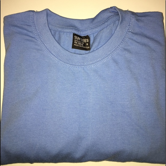 2 T-Shirts - Picture 8 of 10